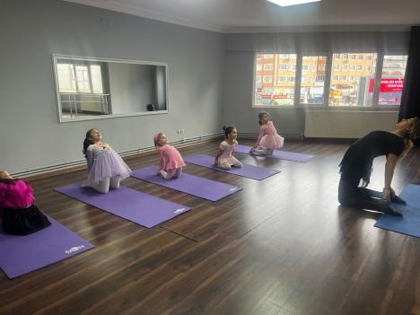 Galeri - Ümraniye Sanat Akademisi - Ümraniye Sanat Okulu